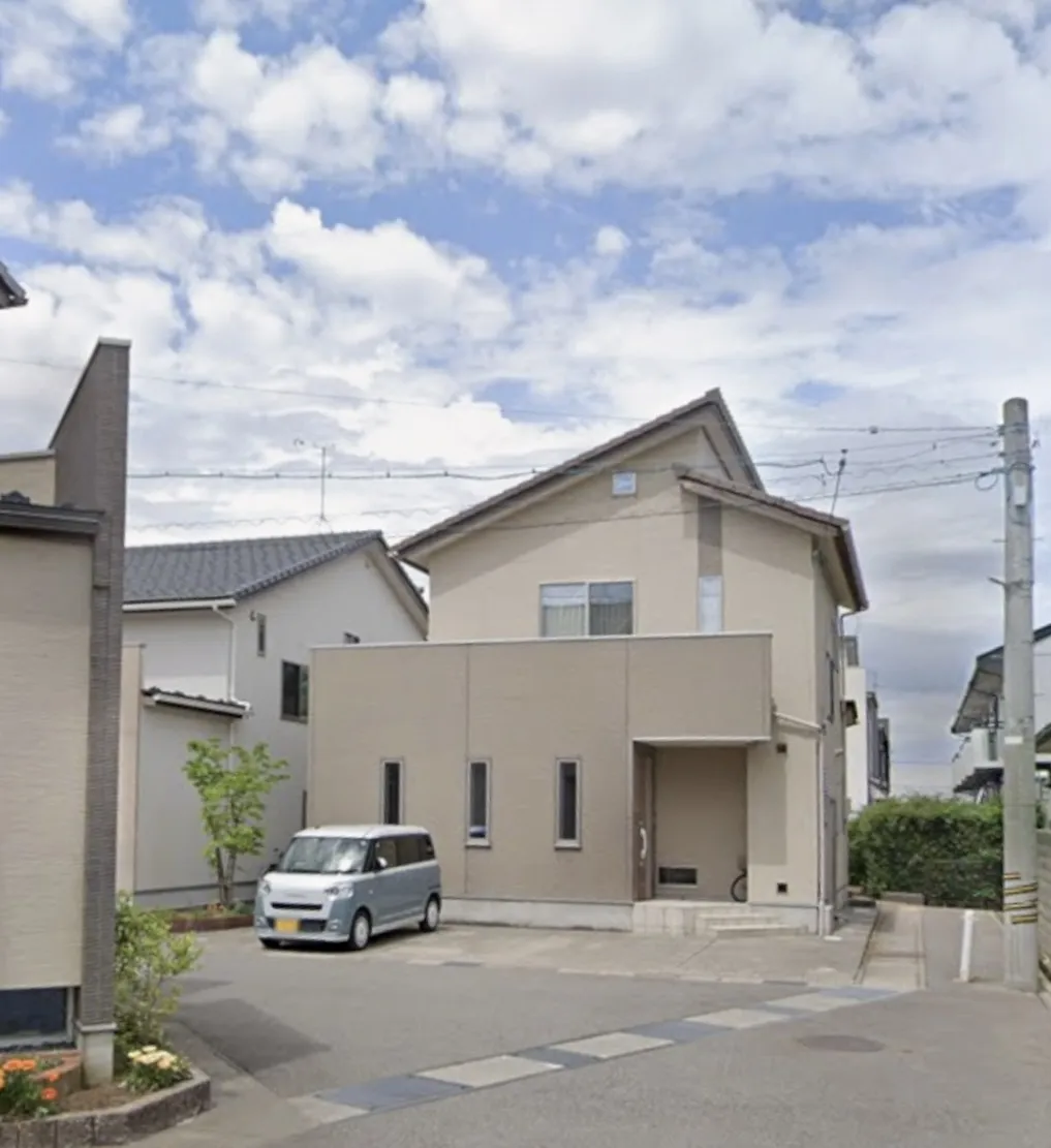 ありま助産院の外観。野々市市太平寺の落ち着いた住宅街に立つ建物